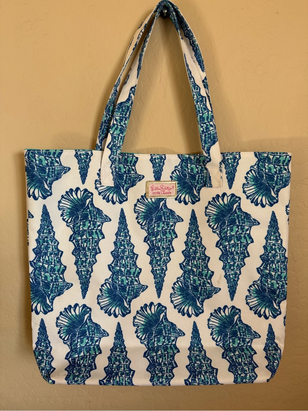 Lilly Pulitzer for Estee Lauder canvas tote bag featuring a blue and white seash